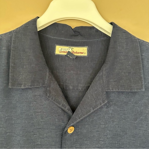 Tommy Bahama Men L 100% Silk Embroidered Back Camp Shirt Cigar Martini Beach - Picture 10 of 11